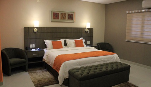 Suite, 1 Queen Bed