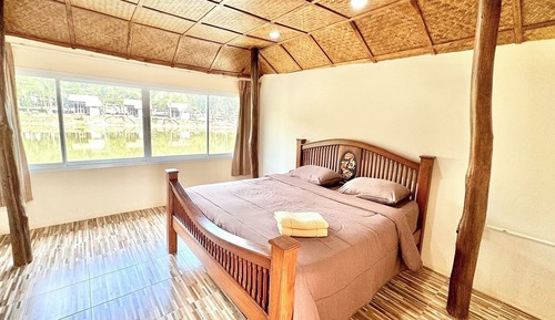 Bungalow, River View