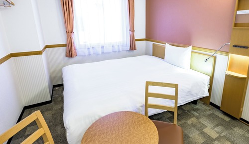 Double Room Single Use, Smoking