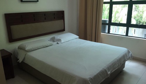 Standard Queen Room