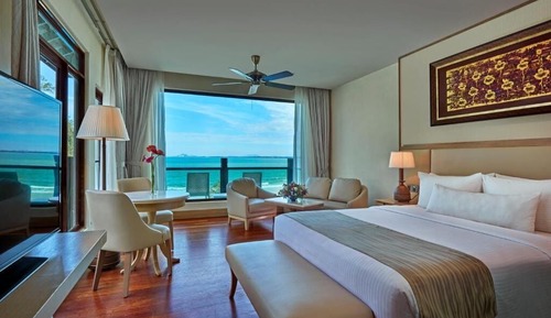 Ocean Suite (Balcony)