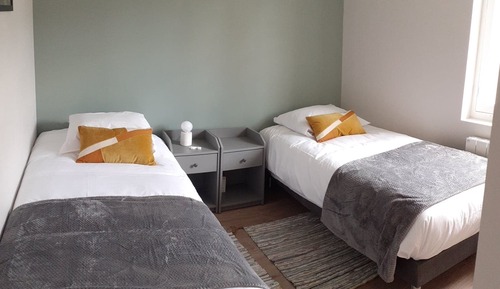 Twin Room, Ensuite (Vue village)