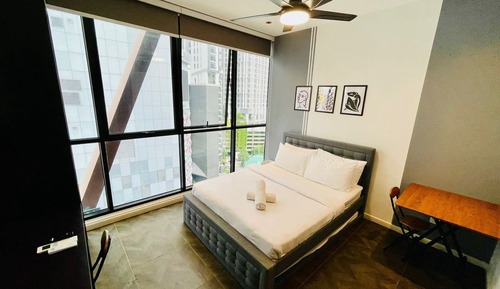 Classic Studio, City View