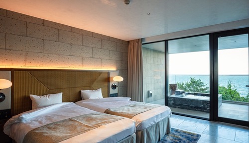 2 Bedroom Suite with Hot Spring, Private Pool, Ocean View, Non Smoking