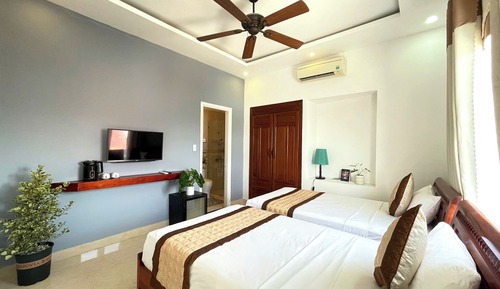 Superior Room, 2 Twin Beds, City View