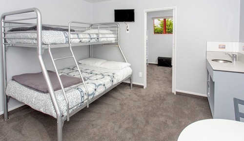 Large Cabin -Two Bedroom with 3 Sets of Bunks