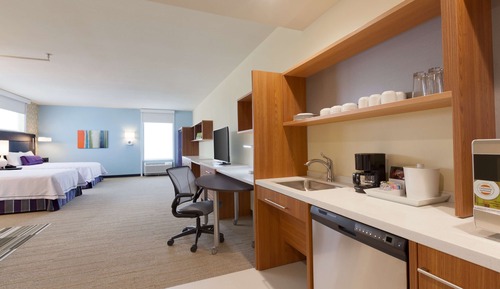 Studio, 2 Queen Beds, Accessible, Bathtub