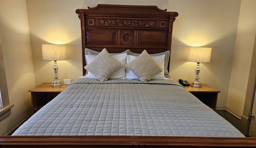 Room, 1 Queen Bed, Courtyard View