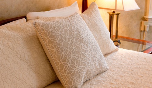 Standard Queen, 1 Queen Bed