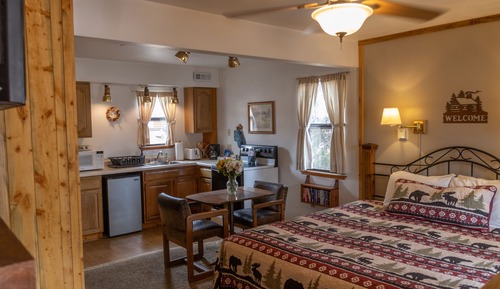 Cabin, 1 King Bed, Non Smoking