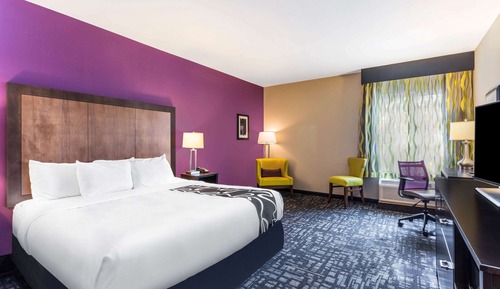 Deluxe Room, 1 King Bed, Accessible, Non Smoking (Mobility,Roll-In shower)