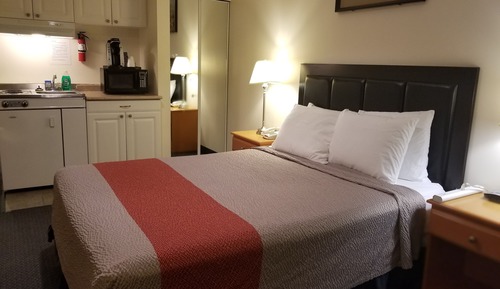 Room, 1 Queen Bed, Kitchenette