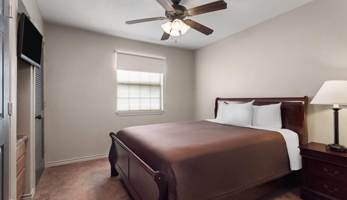 Suite, 1 Bedroom, Accessible, Non Smoking (Mobility, Roll-In Shower)