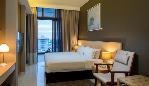 Executive Room, 1 King Bed, Balcony City View