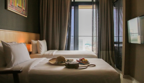 Executive Twin Room, Balcony City View
