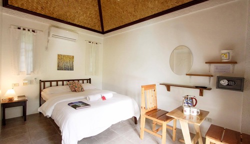 Semi-Deluxe Room