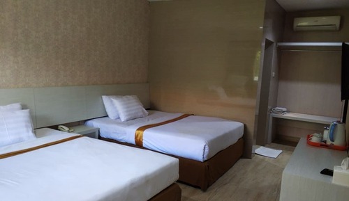 Standard Twin Room
