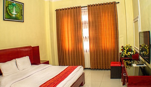 Deluxe Double or Twin Room