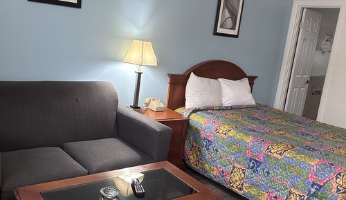 Standard Room, 1 Queen Bed