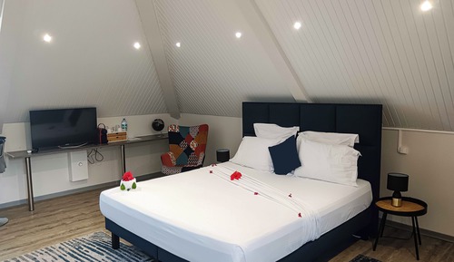 Superior Studio, 1 Bedroom, Bathtub