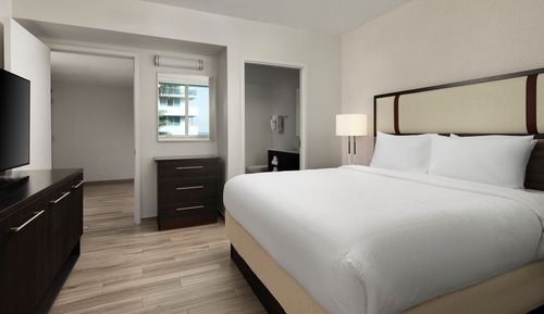 Suite, 1 Bedroom (Mobility Accessible, Roll-In Shower)