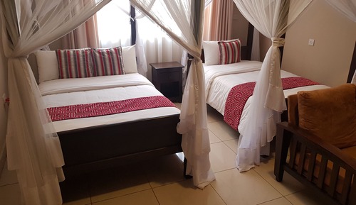 Twin Room, Bathtub, Garden View