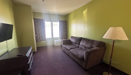 Suite, 1 King Bed, Non Smoking, Kitchenette