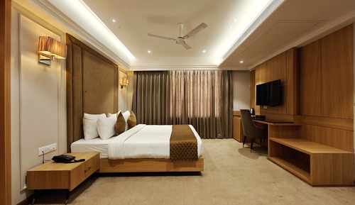 Suite, City View