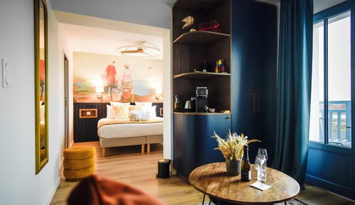 Standard Suite, Balcony, Canal View