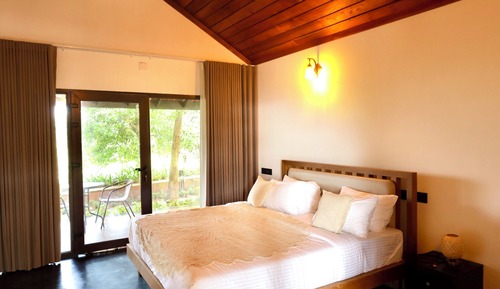 Superior Suite, Balcony, Pool View
