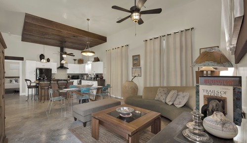 House, Multiple Beds, Hot Tub, Garden View (211-+213  ETravis - Combo)