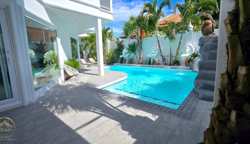 Luxury Villa, Pool View