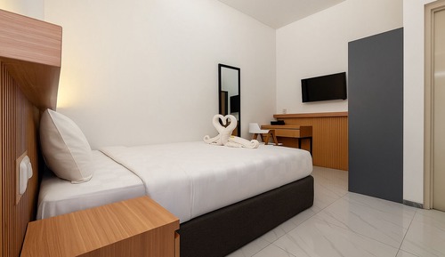 Deluxe Room, Balcony, City View