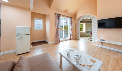 Basic Room, 1 Bedroom (Harp (Ocean View, BBQ))