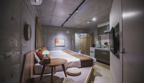 Basic Apartment, City View