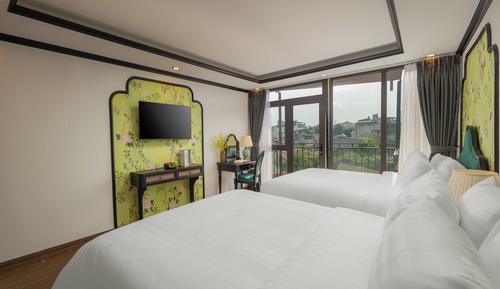 Deluxe Triple Room, City View
