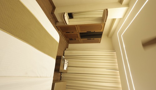 Deluxe Room, City View
