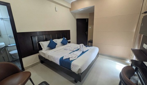 Room, City View