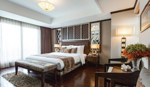 Suite Balcony with City View