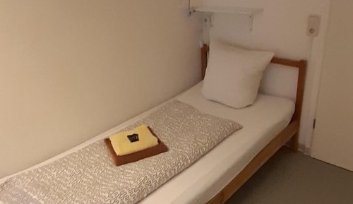 Twin Room (#316)