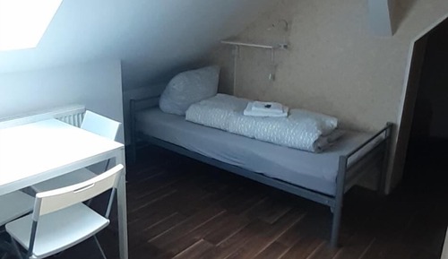 Twin Room (#414)