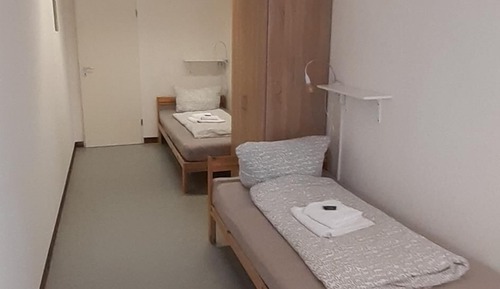Twin Room (#201)