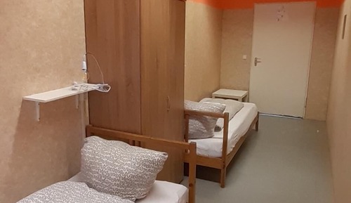 Twin Room (#202)