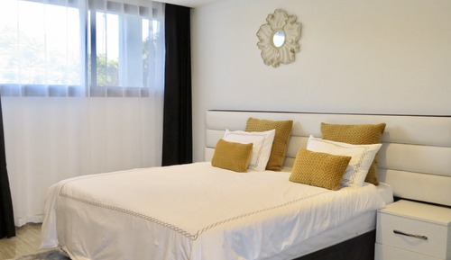 Deluxe Suite, Balcony, Partial Sea View