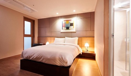 Traditional Suite
