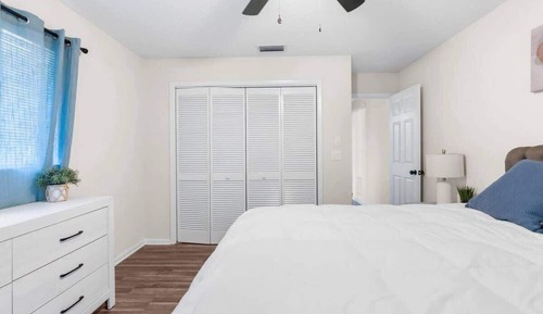 House, Multiple Beds, Pool Access, Pool View (13501 Whitby Rd)