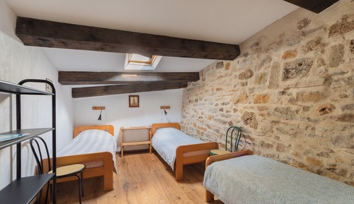 Economy Triple Room