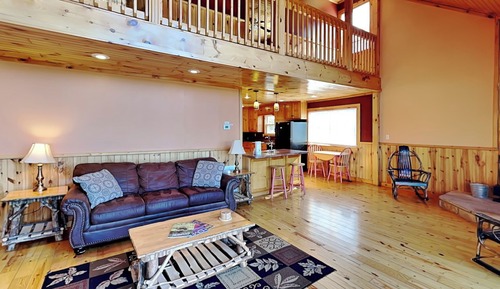 Studio (2 Bedrooms)