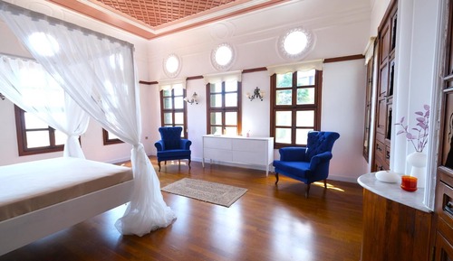 Deluxe Suite, Garden View