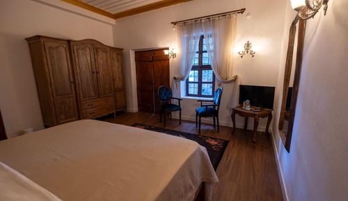 Classic Twin Room, Garden View